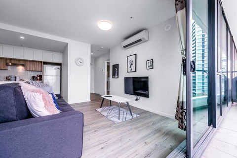 Riverside Living In Portside Wharf Hamilton - Darwin Holiday 1