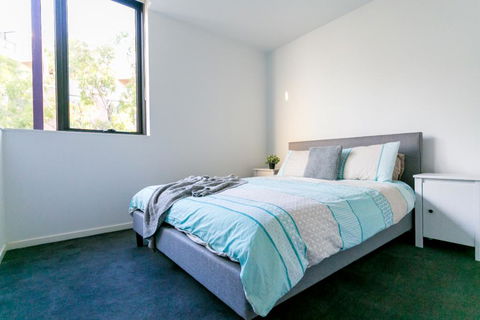 RIVERSIDE RICHMOND LARGE 1 BEDROOM POOLPARKINGNETFLIX - Darwin Holiday 3