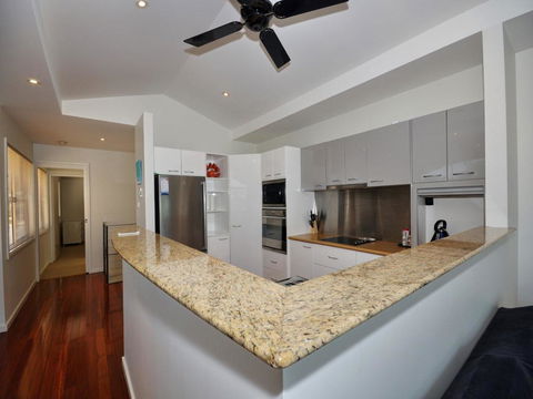 Riverside Views Hawks Nest - Darwin Holiday 2