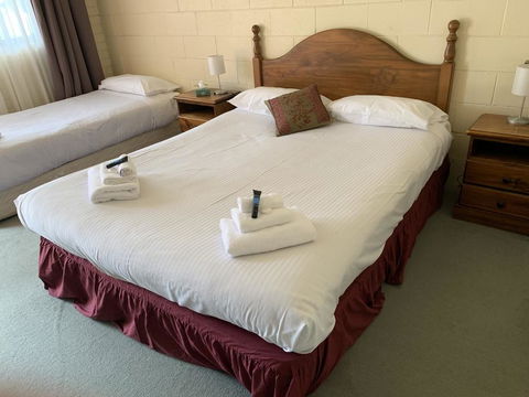 Robertson Country Motel - Darwin Holiday 2