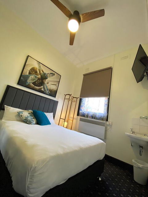 Rooms At Carboni's - Darwin Holiday 3