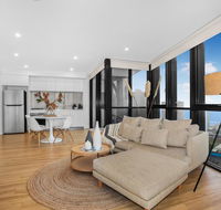 Roomy Apartment with Balcony Parking Ocean Views - Darwin Holiday