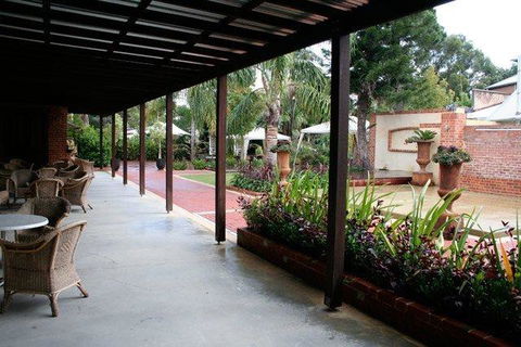 Rose & Crown Hotel - Darwin Holiday 3