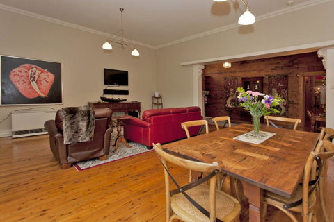 Rose Cottage - Historic Luxury - Darwin Holiday 3