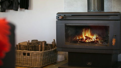 Rosella House Robertson - A Tranquil Highlands Escape - Darwin Holiday 3