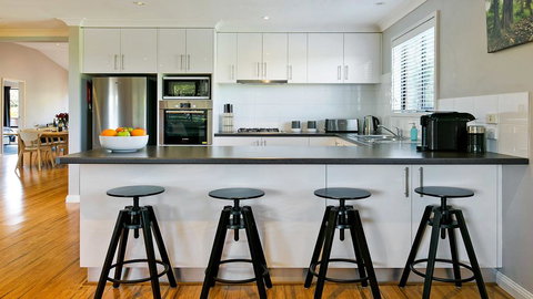 Rosella House Robertson - A Tranquil Highlands Escape - Darwin Holiday 2