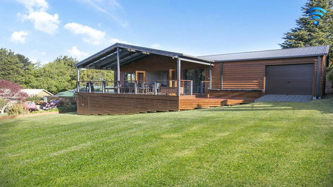 Rosella House Robertson - A Tranquil Highlands Escape - Darwin Holiday 0