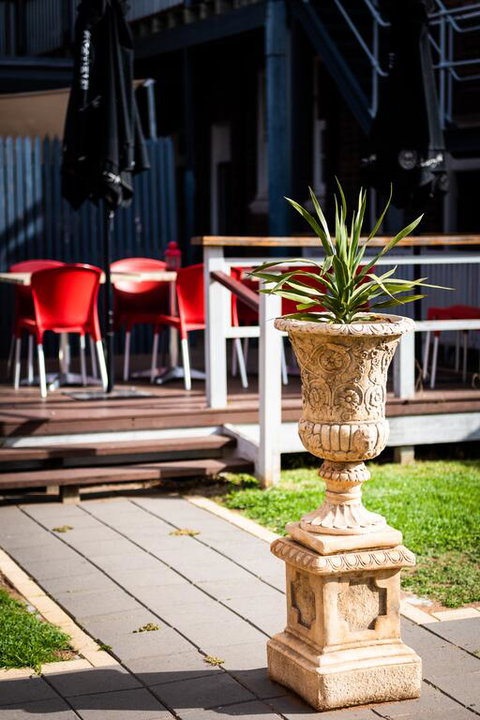 Royal Hotel - Darwin Holiday 3