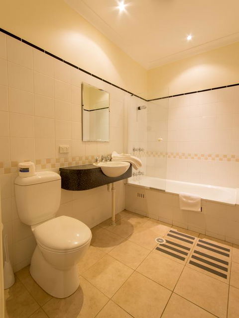 Royal Hotel - Darwin Holiday 3