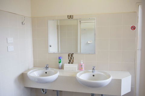 Royal Hotel Wyong - Darwin Holiday 2