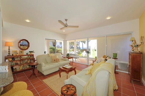 Royle Palms Beach Front Villa - Darwin Holiday 1