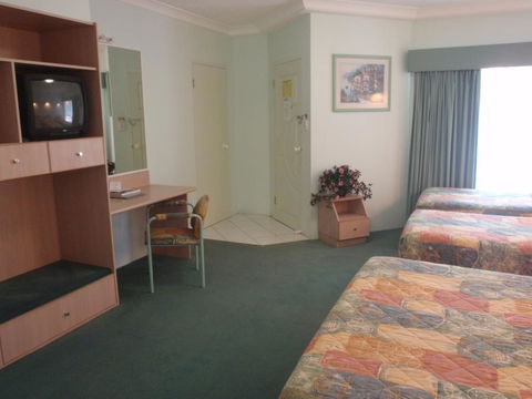 Runaway Bay Motor Inn - Darwin Holiday 2