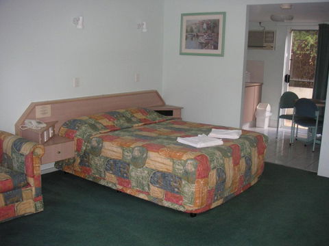 Runaway Bay Motor Inn - Darwin Holiday 3