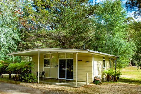 Russell Falls Holiday Cottages - Darwin Holiday 0