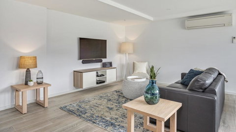 Salt 4 Getaway Luxury For 2 - Darwin Holiday 3