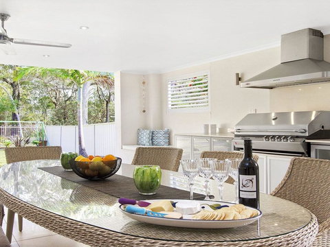 Saltwater - Entertainers Paradise - Darwin Holiday 0