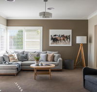 Sampson St Large Stylish CBD Home Sleeps 11 - Darwin Holiday