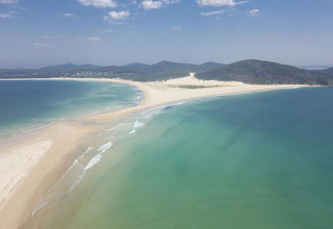 Samurai Beach Bungalows - Port Stephens YHA - Darwin Holiday 2