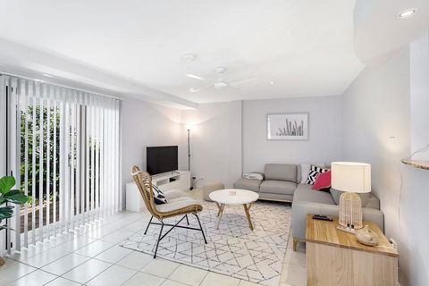 Sandcastles, 1/8 Ala Moana Way - Darwin Holiday 0