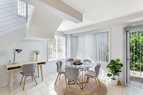 Sandcastles, 1/8 Ala Moana Way - Darwin Holiday 1