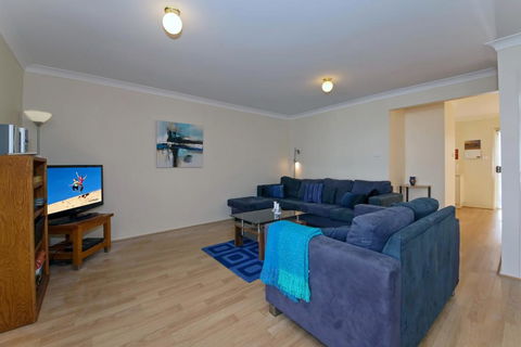 Sandcastles, 2/23 Robinson Street - Darwin Holiday 0