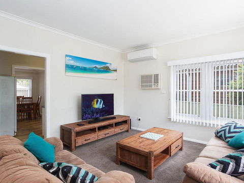 Sandy Shoal', 46 Rigney Street - Shoal Bay Beach Cottage With Aircon - Darwin Holiday 2