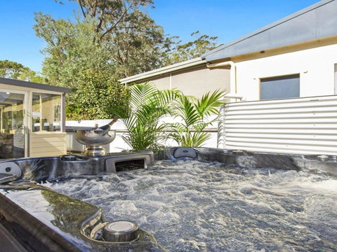 Sandy Shores - Character, Charm, Outdoor Spa - Darwin Holiday 2