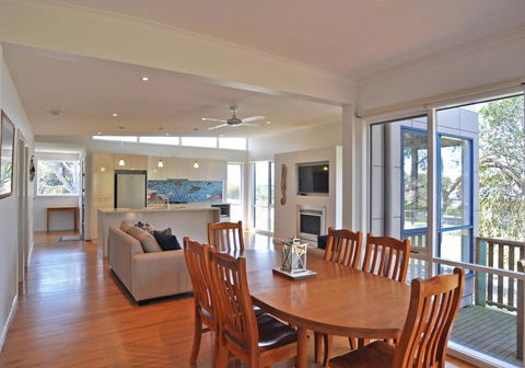 SCARBOROUGH SERENITY - Darwin Holiday 1