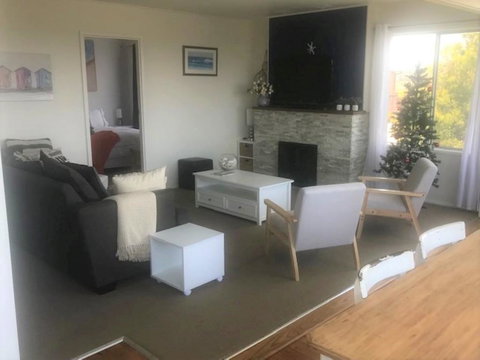 Scarlets By The Sea - Darwin Holiday 2