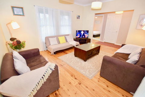 Scenic Cottage Of Katoomba - Darwin Holiday 1