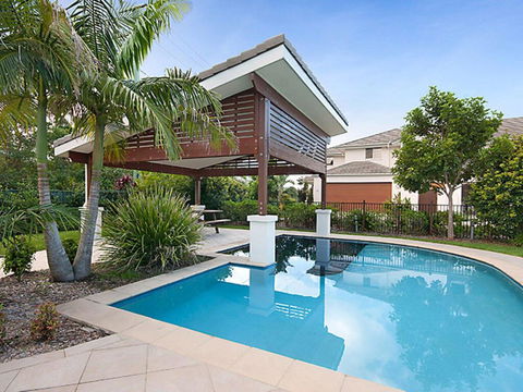 Sea Drift - Darwin Holiday 3