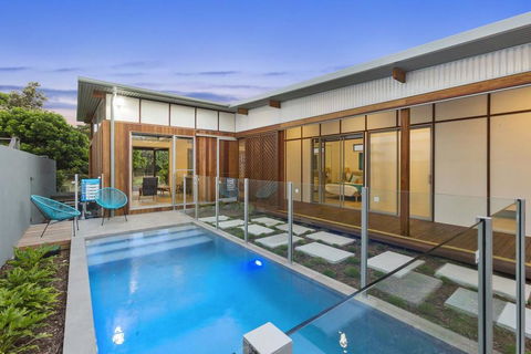 SEA GEM ON ECLIPSE - Darwin Holiday 0