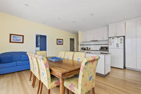 SEA SPECTACULAR - Seconds From The Beach! - Darwin Holiday 3