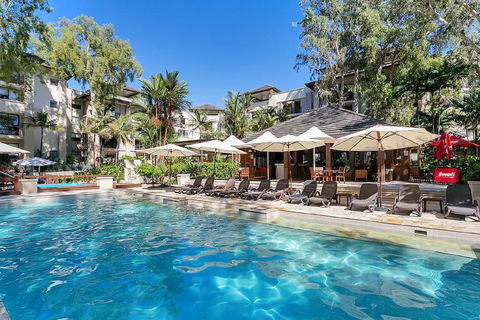 Sea Temple Palm Cove 2 Bedroom Luxury Apartment - Darwin Holiday 2