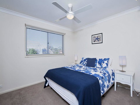 Sea Whispers @ Fingal Bay - Darwin Holiday 3