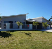 Seadaze 1 - Rainbow Beach Gorgeous unit close to the beach Aircon Pool - Darwin Holiday