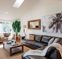 Seagrass House - Modern North Avoca Oasis - Darwin Holiday