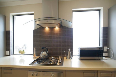 Seal 4 Bedroom House By Shoalwater Executive Homes - Darwin Holiday 3