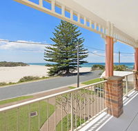 SEASCAPE - An Enticing Lakeside Escape - Darwin Holiday