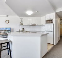 Second Floor 2 Bedroom Mooloolaba Escape - Caribbean Resort