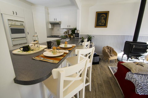 Secret Hideaway In Leura, Blue Mountains - Darwin Holiday 1