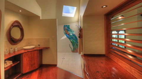 Secrets On The Lake - Darwin Holiday 2