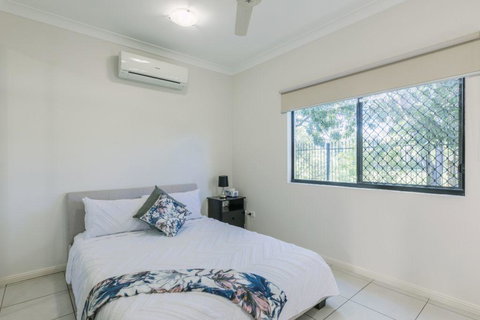 Secure 2 Bed Unit In Gray - Close Palmerston City - Darwin Holiday 2