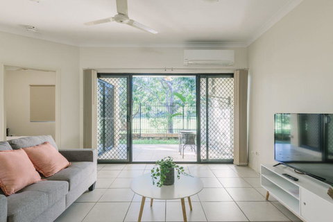 Secure 2 Bed Unit In Gray - Close Palmerston City - Darwin Holiday 0