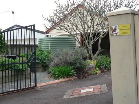 Self-contained 2 Bedroom Apartment - Darwin Holiday 0
