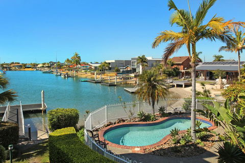 Serenity Waters 6 - Pristine 2 BDRM Apt With Water Views - Darwin Holiday 0