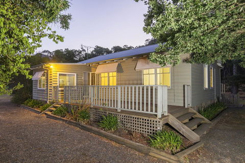 Serenity: Halls Gap - Darwin Holiday 0