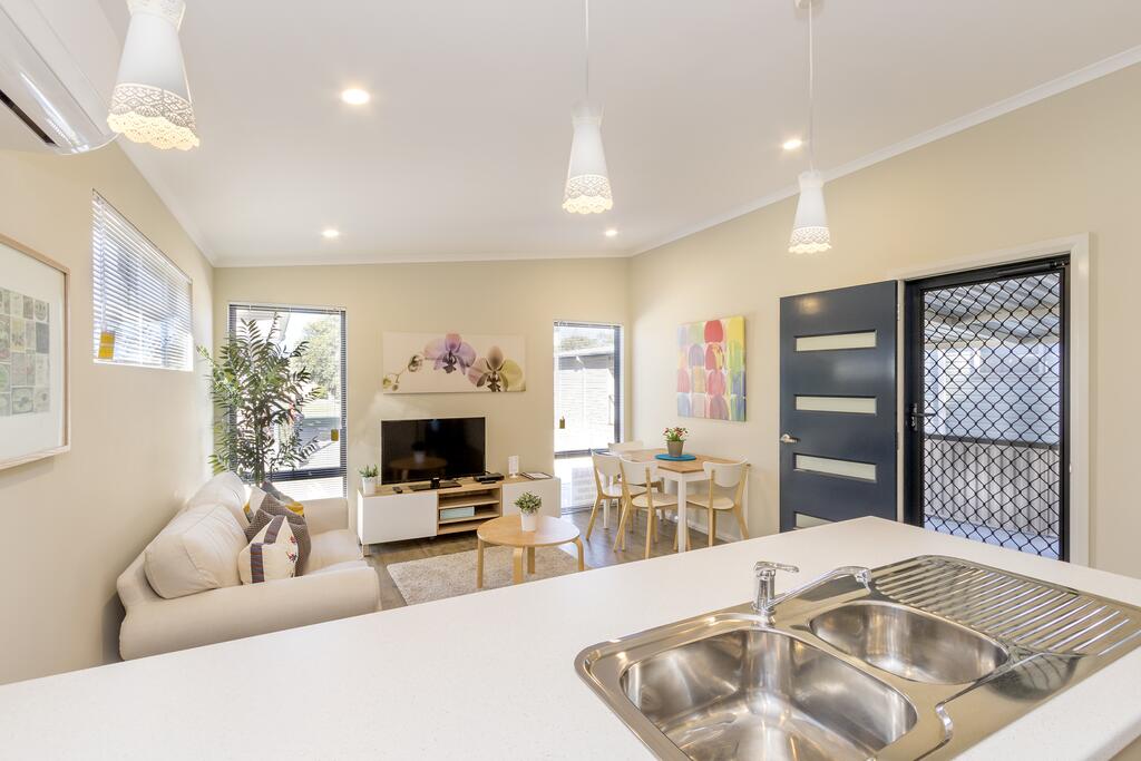 Serpentine WA Darwin Holiday