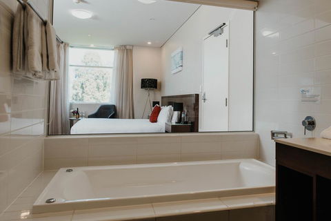 Sfera's Park Suites & Convention Centre - Darwin Holiday 1
