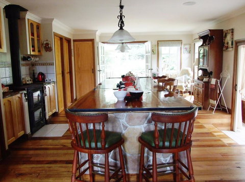 Shakespeare's Wilderness Chalet - Darwin Holiday 2